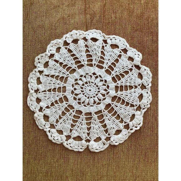 Handmade Crochet Intricate Pattern Floral Daisy Starburst Circle Doily 11" White - Picture 2 of 3